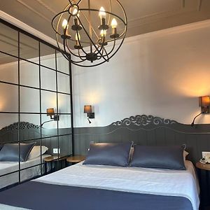 Camera standard con letto king size